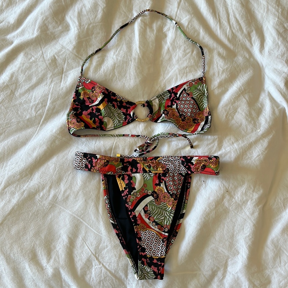NWT SOMMER SWIM SET SIZE SMALL